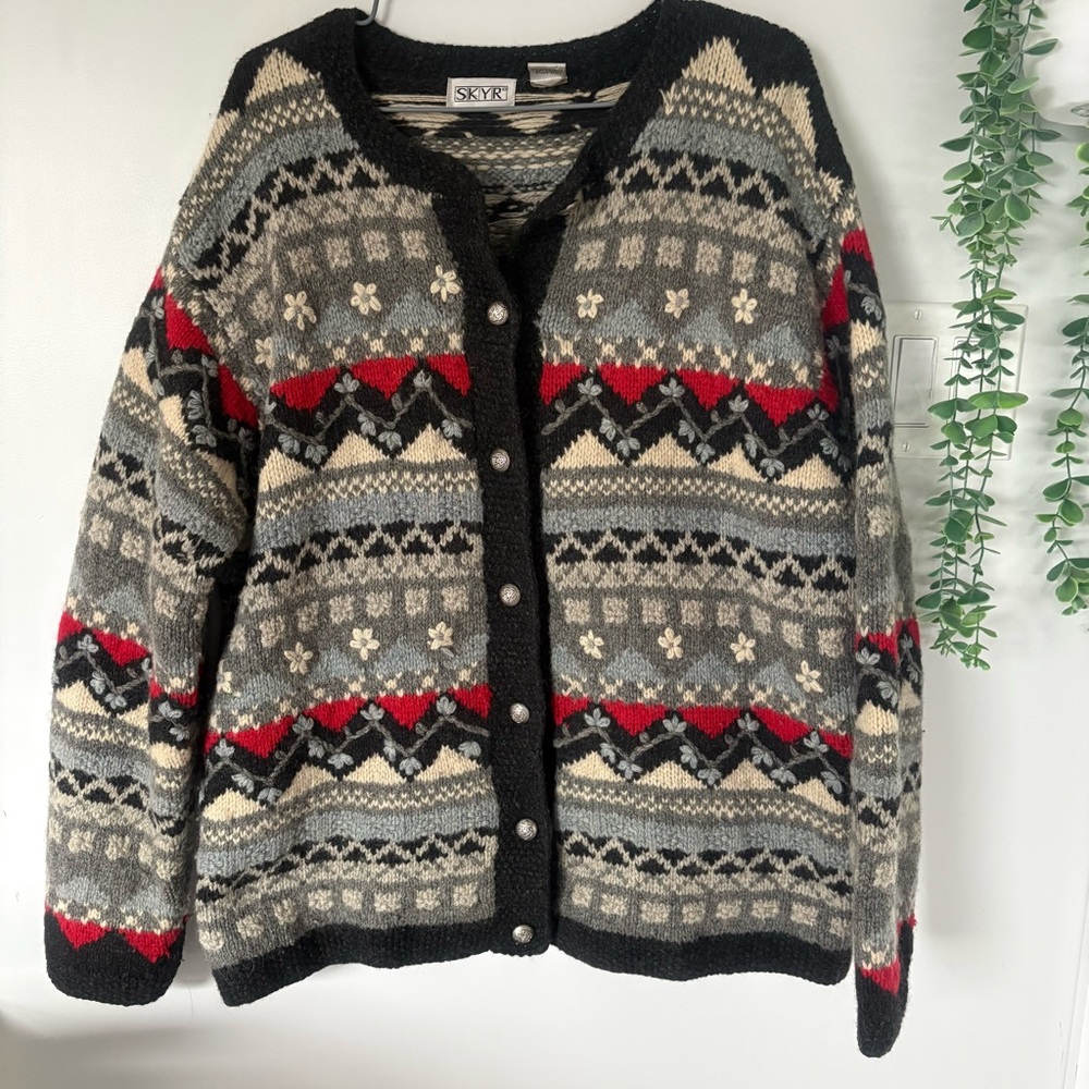 Vintage SKYR 100% Wool Nordic Floral Cardigan XL Silver Crest Buttons Cottagecor